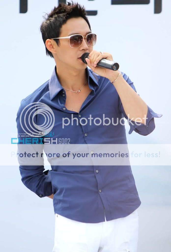 FOTOS "Firma de Autografos de Ottogi" - Yoochun (07/06/2012) parte 5 Rrploh