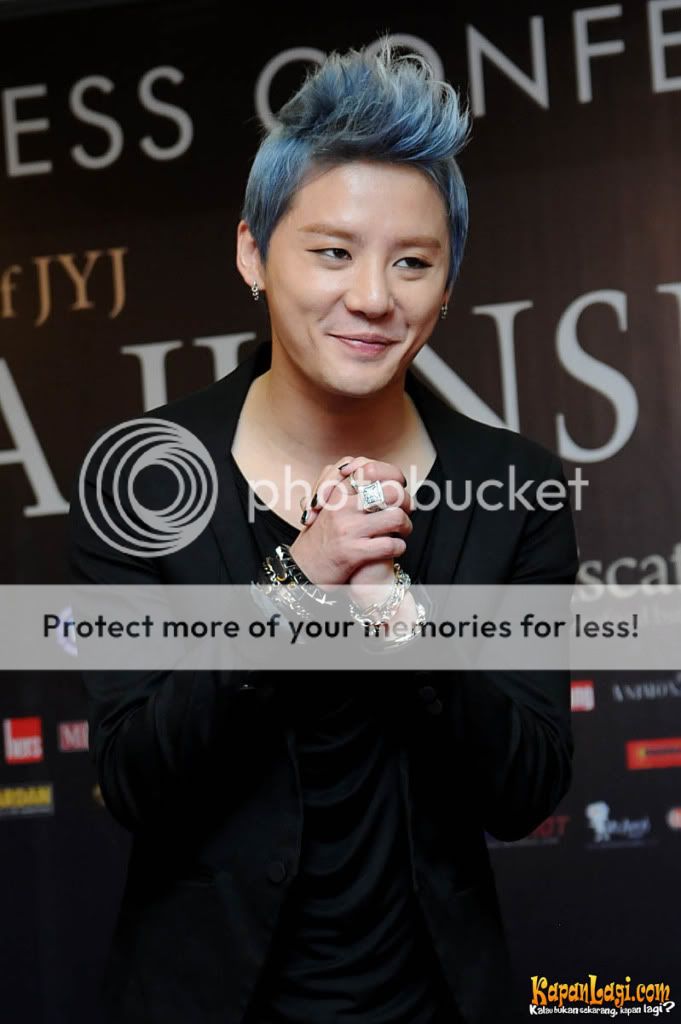 FOTOS "XIA Tarantallegra 1st Asia Tour" en Jakarta - Conferencia de Prensa (15/06/2012) parte 3 Xia_junsu_preskon_di_jakarta_1-20120615-002-bambang