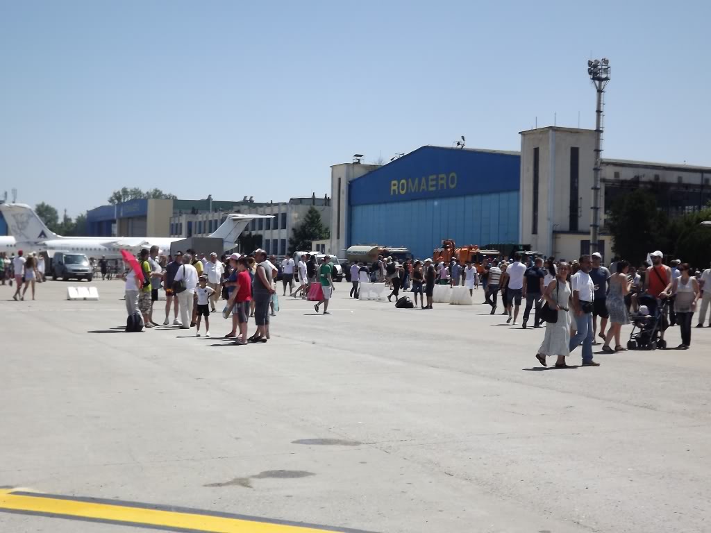 BUCHAREST INTERNATIONAL AIR SHOW 2012 - Pagina 2 BIA1-1