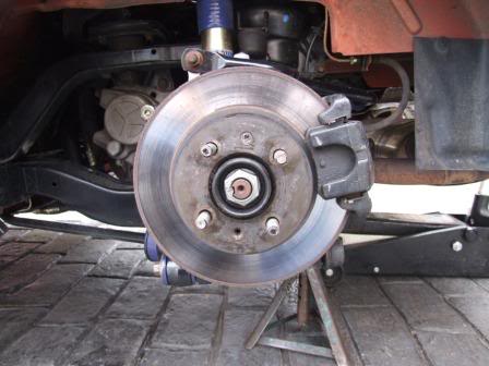 New brakes fitted on the rear ;) Standard240mm