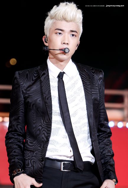 [01.08.12] PICS SBS London Olympics Festival “ALL Rock! Korea” Wooyoung 42306528-1