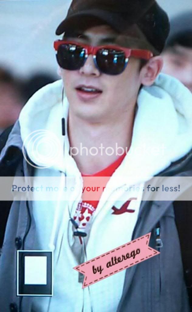 [02.11.12] [PICS] 2PM dans l'Aéroport de Gimpo vers la Corée Tumblr_mcuaz2DKPn1qkc652o1_1280