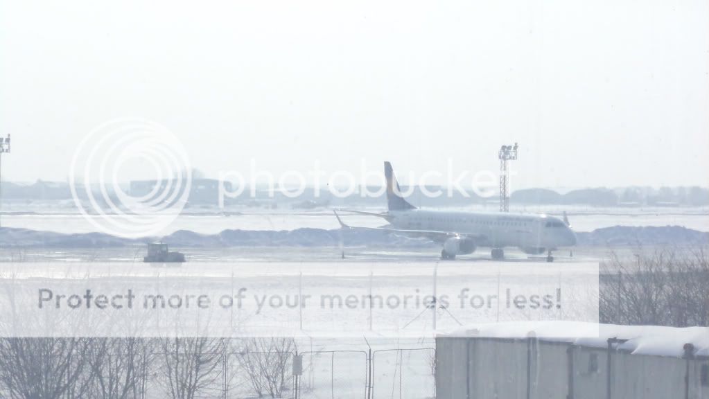 Aeroportul Bucuresti (Henri Coanda/Otopeni) - Februarie 2012 LH-1
