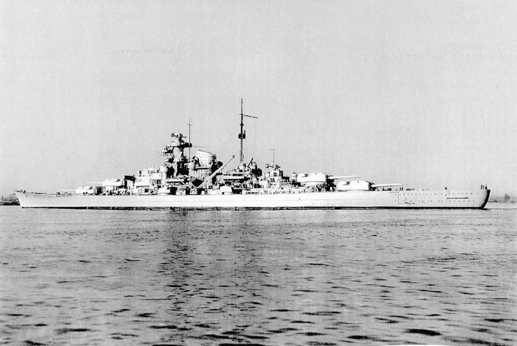 Identification de navires - Page 11 BismarckdanslembouchuredelElbe-deacutecembre19402INV_zpse397b5c8