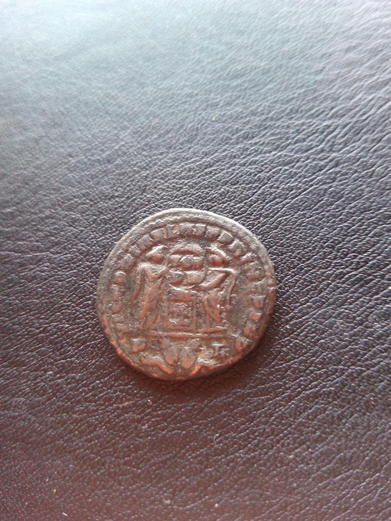 AE3 de Constantino II. VICTORIAE LAET PRINC PERP. Lyon 1420470566697_zpse0f1cead