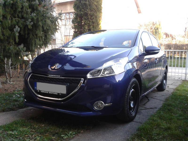 Peugeot 208 Kukulele074_zpsc0053950