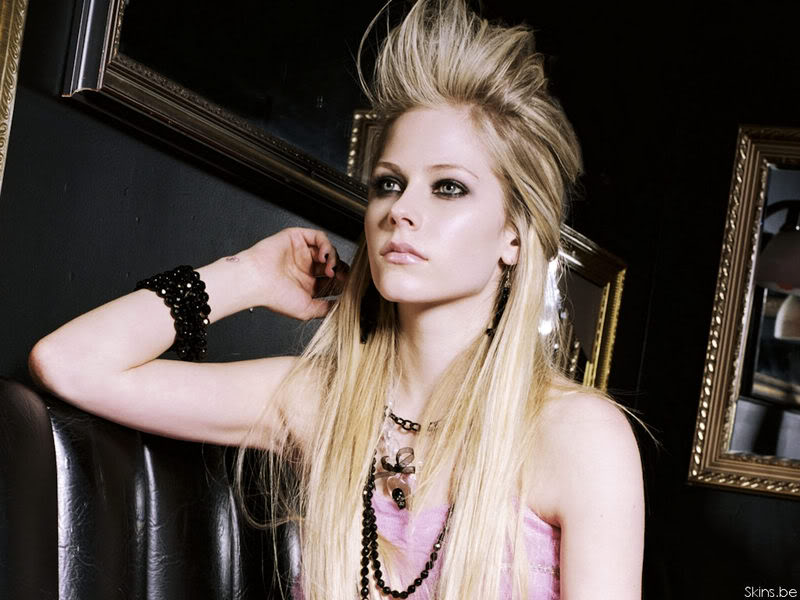 Avril Lavign  Avril-lavigne-1024x768-30920