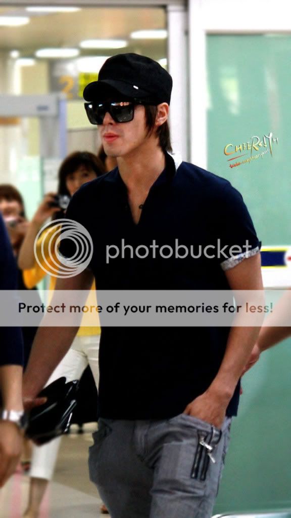 FOTOS "Aeropuerto Gimpo" - TVXQ (14/07/2012) 14vr349-1