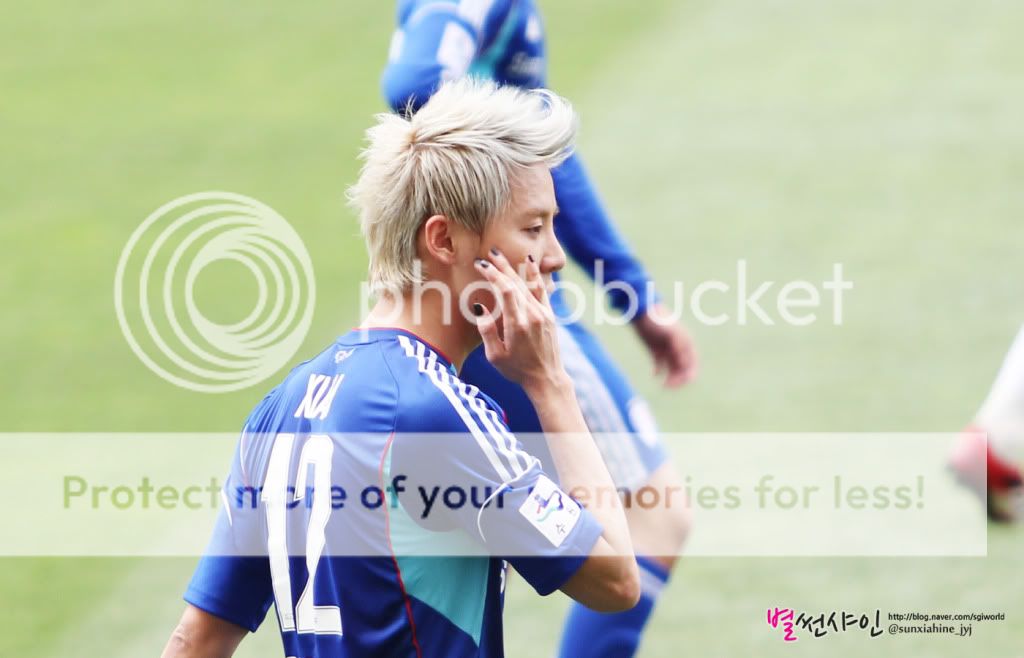 FOTOS "FC Men" - Junsu (27/06/2012) parte 4 606605336