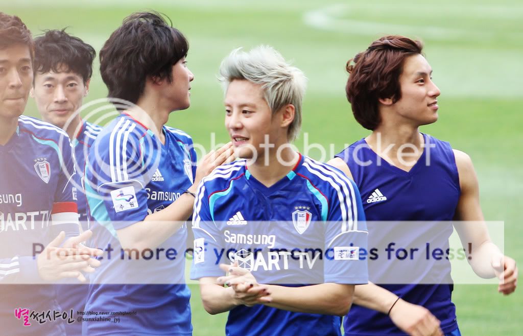 FOTOS "FC Men" - Junsu (27/06/2012) parte 4 606610763