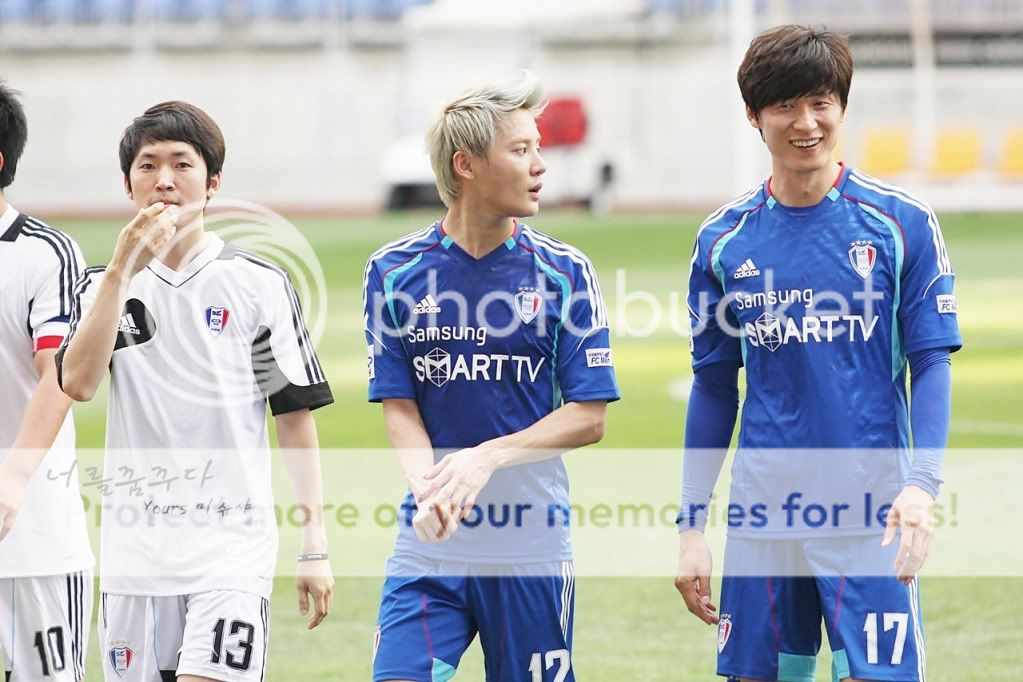 FOTOS "FC Men" - Junsu (27/06/2012) parte 4 606979974