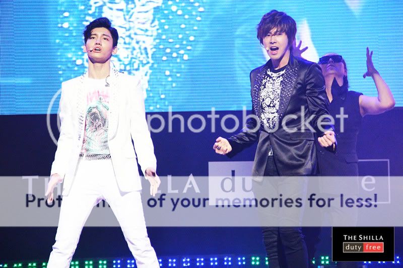 FOTOS "Shilla Duty Free 2012 FAN FESTIVAL" - TVXQ (15/07/2012) parte 4 Shilla4