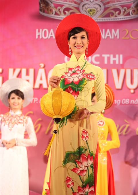 Vương Thu Phương, Phan Thị Mơ lọt chung kết Hoa hậu Việt Nam 2012 Tuyetngoc