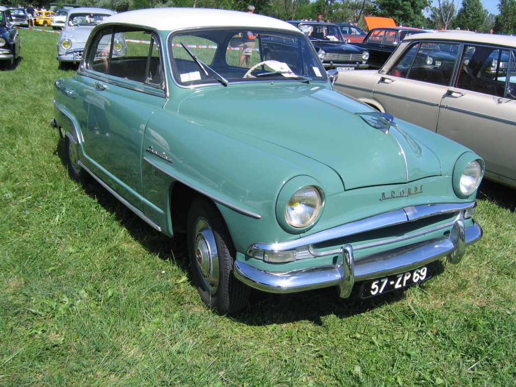 Un Best sceller ; la SIMCA  ARONDE ! IMG_1729