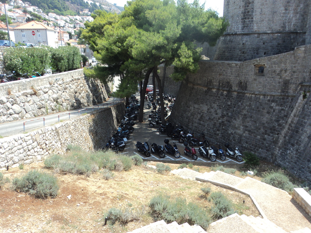 MotoAναμνηση Εξωτερικου Χωριs Mελαγχολια Νο 11 --Γιατι παιδακι μου σε λενε Μαυροβουνι?2015 DSC05658