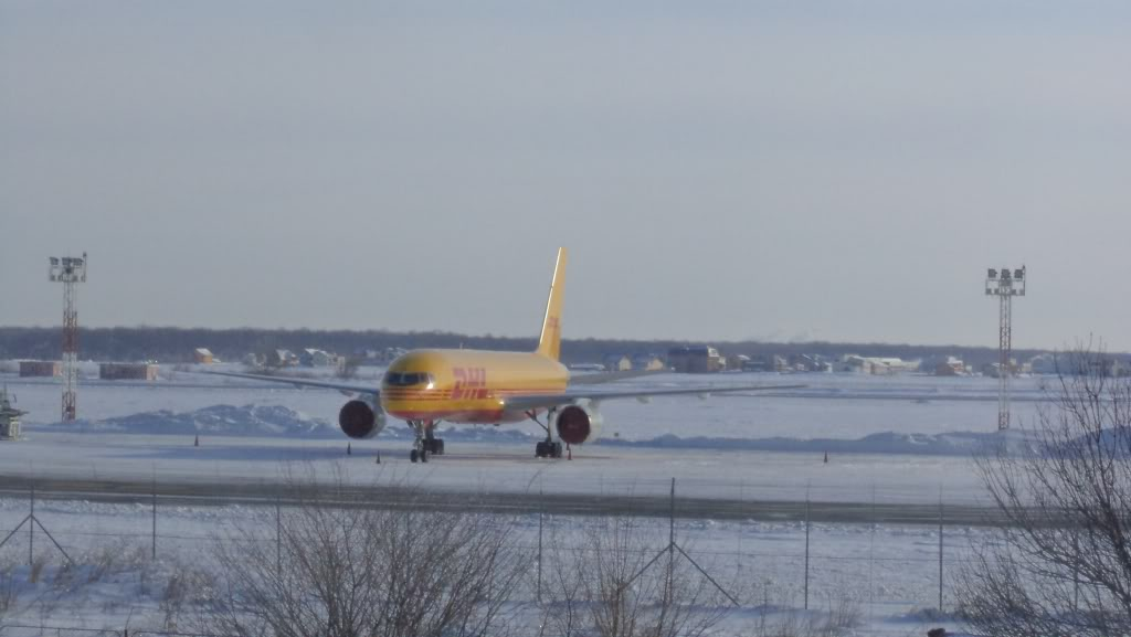 Aeroportul Bucuresti (Henri Coanda/Otopeni) - Februarie 2012 DHL