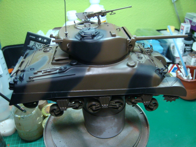 Sherman M4A1... Italeri  1/35.. DSC08942_zps00fa2582