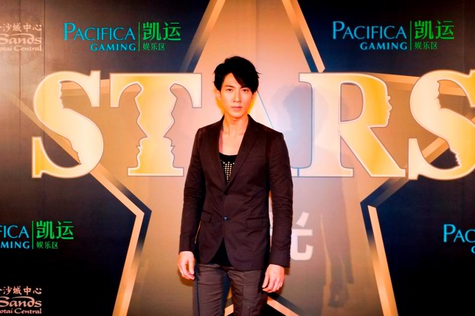 Wu Chun (У Чун) - Page 4 399232_400278046719162_1109798754_n