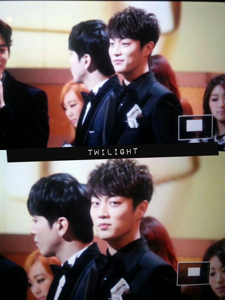 [PICS + FANTAKEN][16.01.14] DooJoon @ Golden Disc Awards 2014 YDJdz30