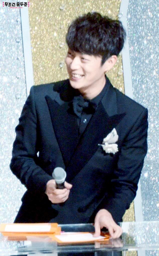 [PICS + FANTAKEN][16.01.14] DooJoon @ Golden Disc Awards 2014 YDJdz7