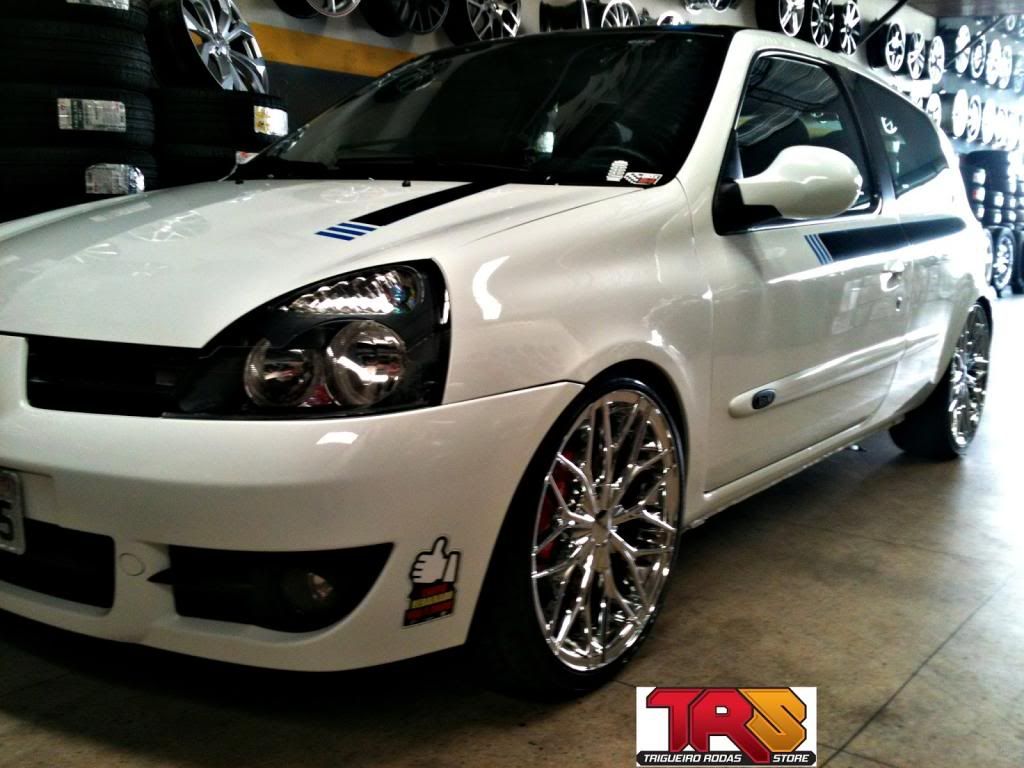 Clio blanco + graficas + 18" cromadas... va?  Renaultclio183_zpsa46a914b