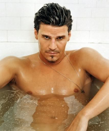 David Boreanaz...un angelo in ogni senso.... David_boreanaz_02