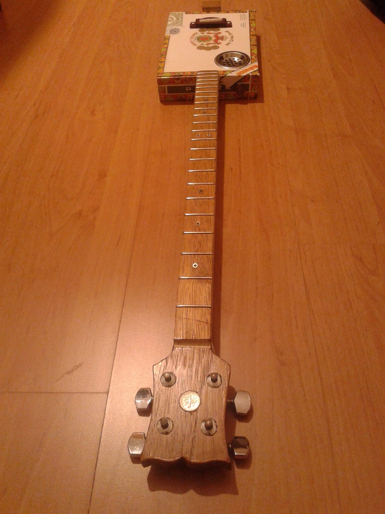 Cigar box guitar+ amp. - Página 2 20151012_213600_zpsbyk9cwat