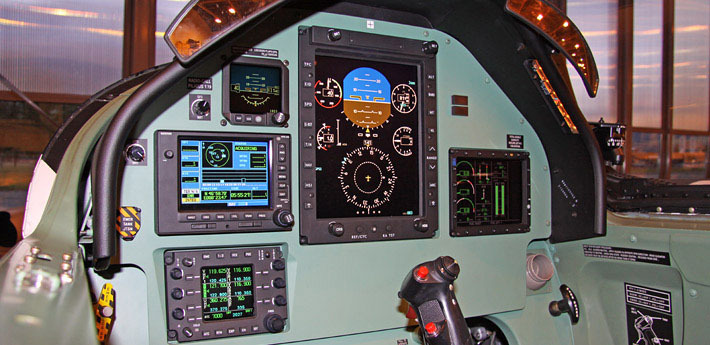 Pilatus PC-7 Fuerza Aerea Mexicana. - Página 38 PC-7-Cockpit01