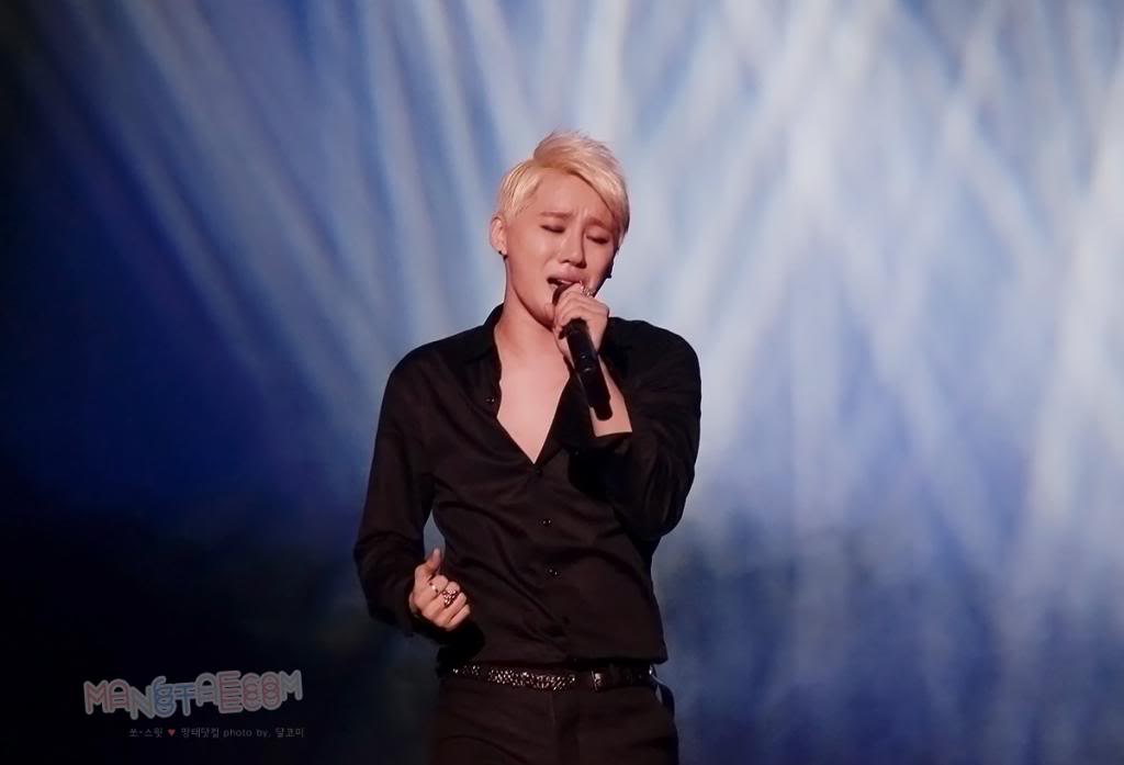 [30.12.12][Pics] Junsu - XIA 2012 Ballad & Musical Concert with Ochestra (Day 2) 3021_zps233a2dcc