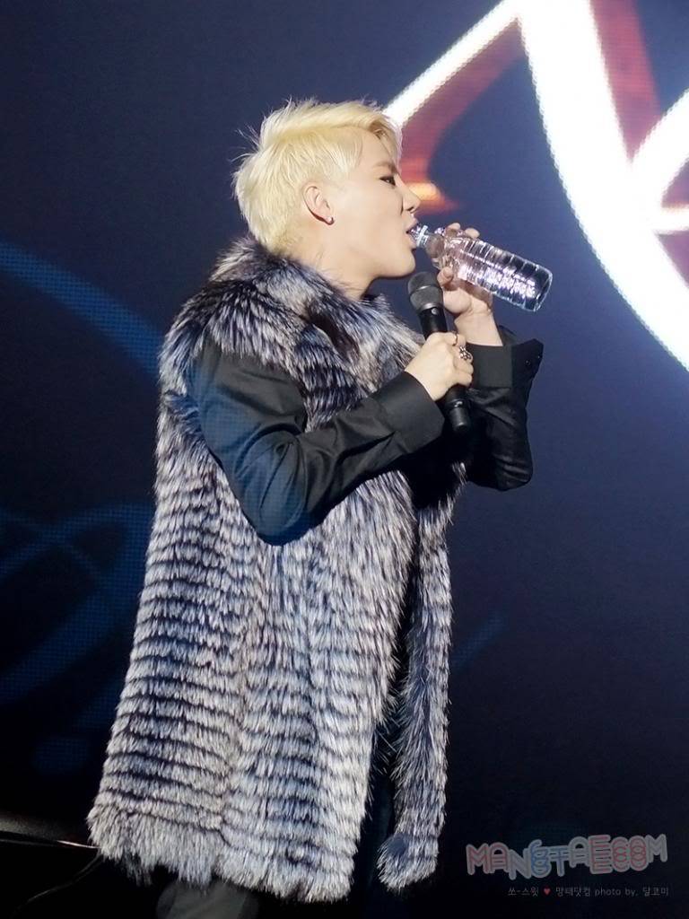 [30.12.12][Pics] Junsu - XIA 2012 Ballad & Musical Concert with Ochestra (Day 2) 3027_zps9d6f84d8