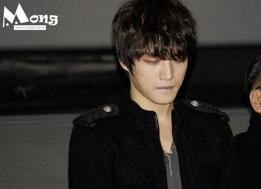 [24.11.12][Pics] Jaejoong - “Code Name Jackal” Stage Greeting (Day 5)  121124jj17