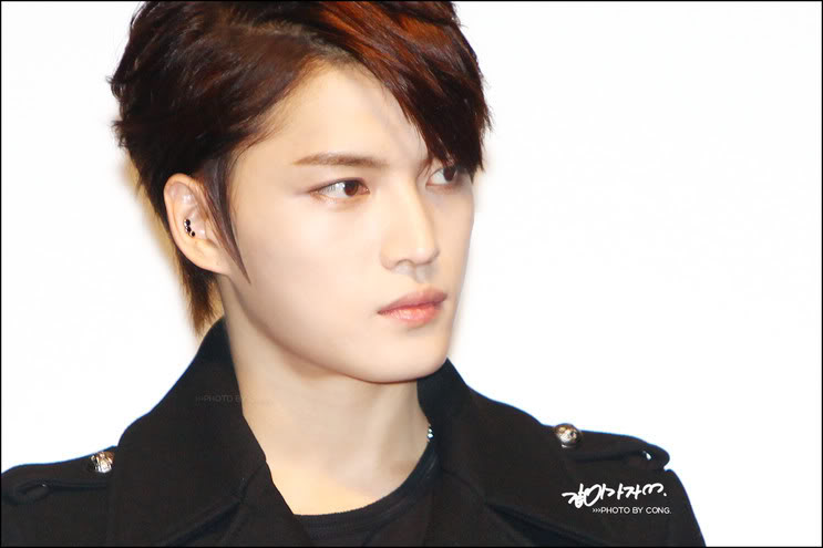 [30.11.12][Pics] Jaejoong - “Code Name Jackal” Stage Greeting (Day 7)   5-2-1