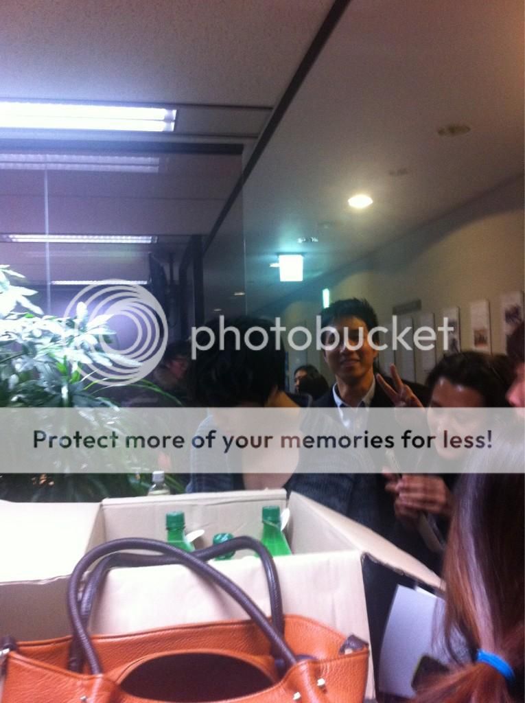 [20.11.12][Pics] Jaejoong - Visited OhMyNews Office Hongmilmil