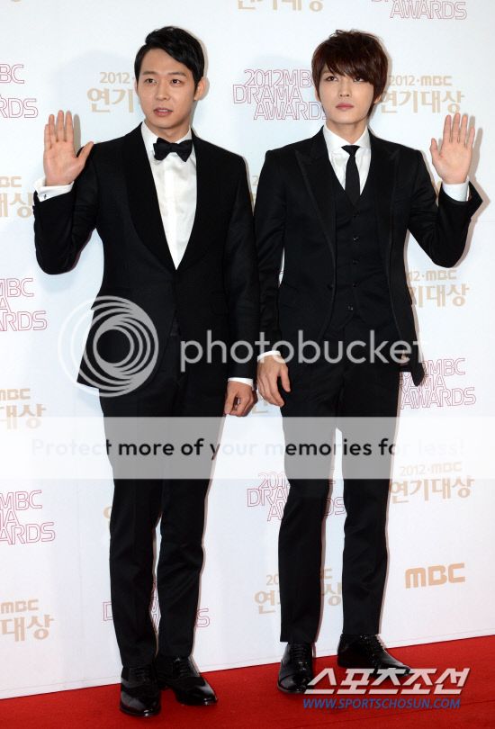 [30.12.12][Pics] JaeChun - MBC Drama Awards  2012123001001831100154291_zps0e248c5c