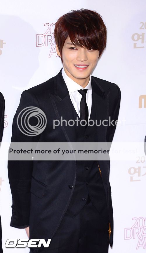 [30.12.12][Pics] Jaejoong - MBC Drama Awards  201212302115773169_50e030be94f44_zps0854a7c2