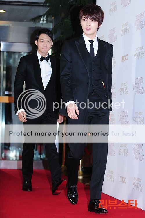 [30.12.12][Pics] JaeChun - MBC Drama Awards  2012123022293225_1_rstarjun_zps3fa69d77