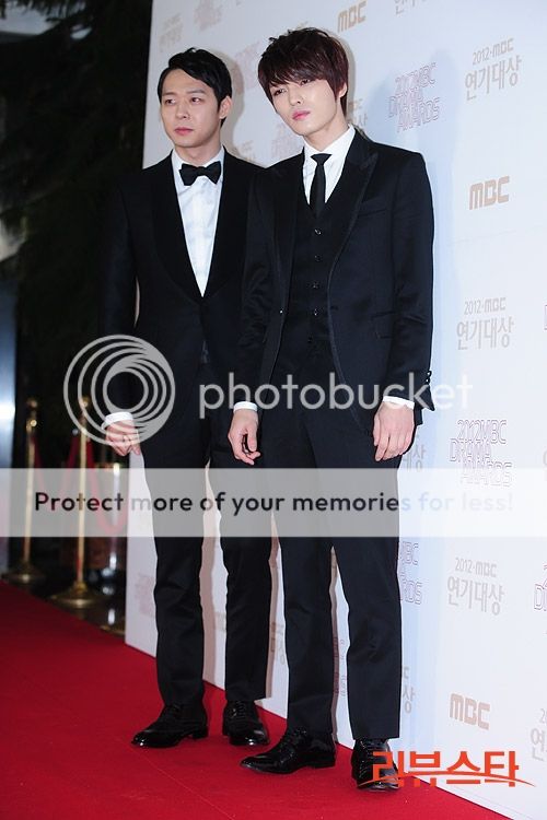 [30.12.12][Pics] JaeChun - MBC Drama Awards  2012123022333884_1_rstarjun_zpsd3377a9d