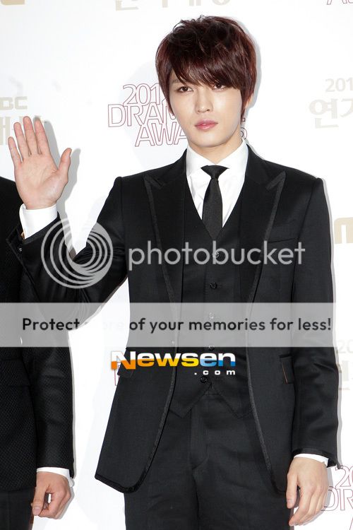 [30.12.12][Pics] Jaejoong - MBC Drama Awards  201212311228362810_1_zpsd803f7da