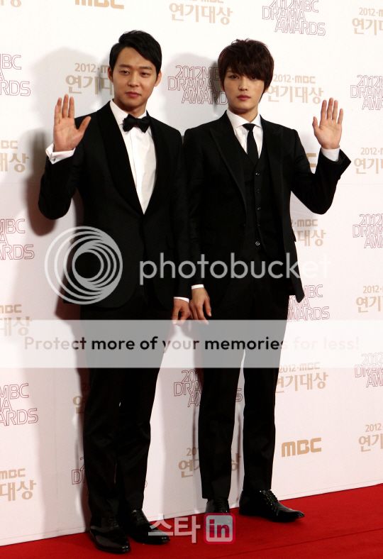 [30.12.12][Pics] JaeChun - MBC Drama Awards  PS12123000088_zps932fc078