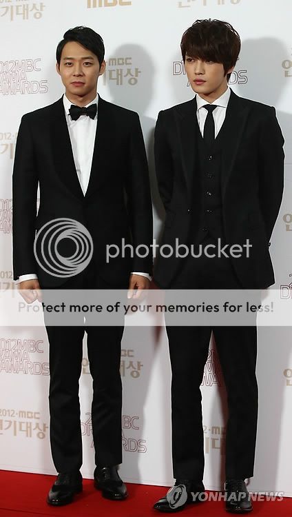 [30.12.12][Pics] JaeChun - MBC Drama Awards  PYH2012123006410001300_P2_zps69fae6d1