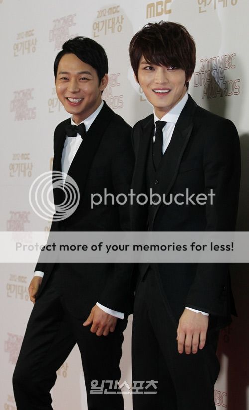 [30.12.12][Pics] JaeChun - MBC Drama Awards  Htm_2012123022349c010c011_zpsee57fe02