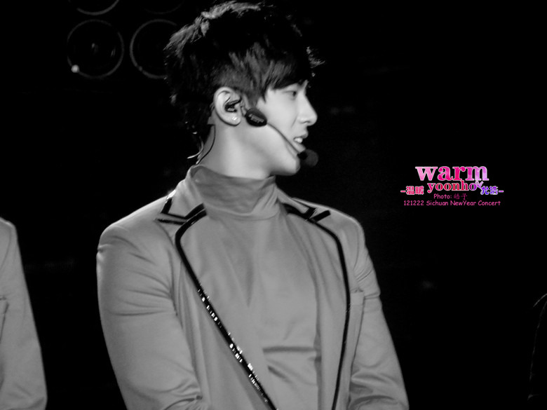 [22.12.12][Pics] Yunho - Sichuan TV New Year's Eve Concert 02bc6087e950352a92306ad05343fbf2b3118b60