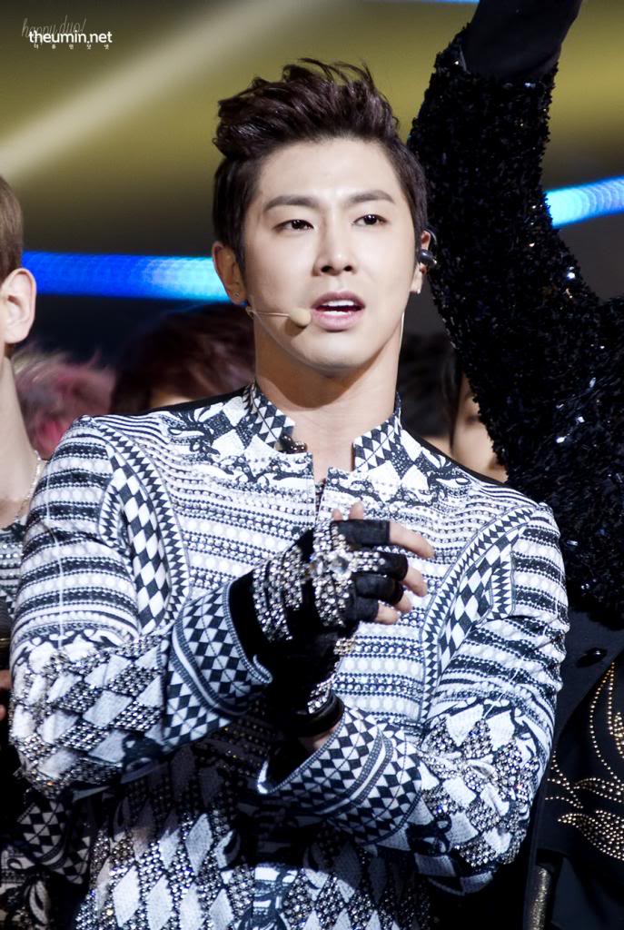 [28.12.12][Pics] Yunho - KBS Gayo Daejun 08-4_zpsff1b3a73