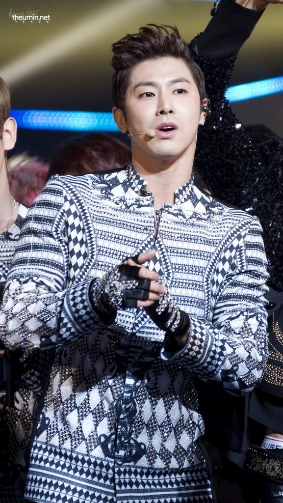 [28.12.12][Pics] Yunho - KBS Gayo Daejun 09-4_zps21515a7e