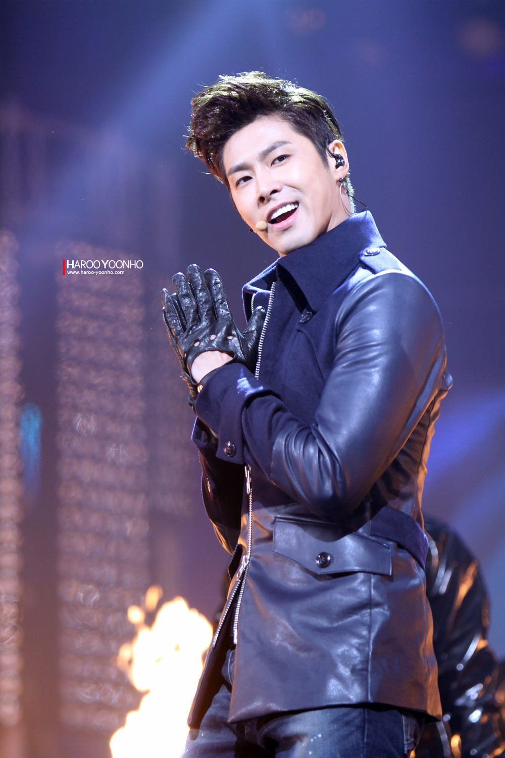 [21.12.12][Pics] Yunho - KBS Music Bank Year End Christmas Special 121221_04