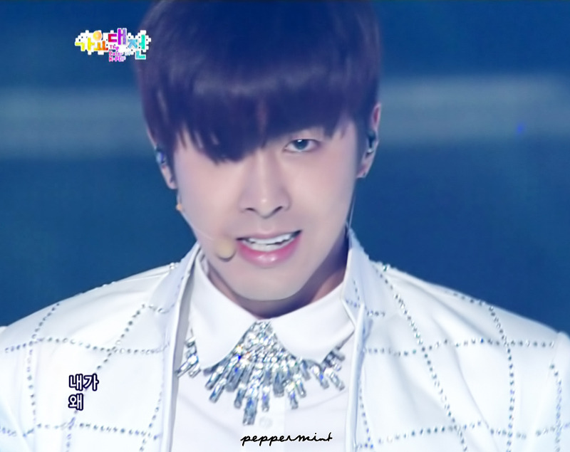 [29.12.12][Pics+Gifs] Yunho - SBS Gayo Daejun 121229-008_zps52a28ae6