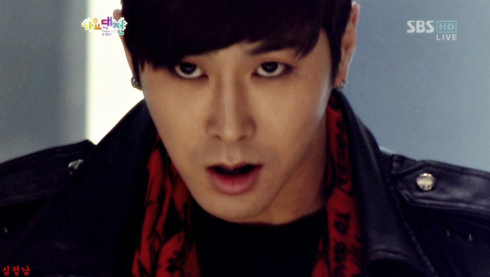 [29.12.12][Pics+Gifs] Yunho - SBS Gayo Daejun 121229_1261