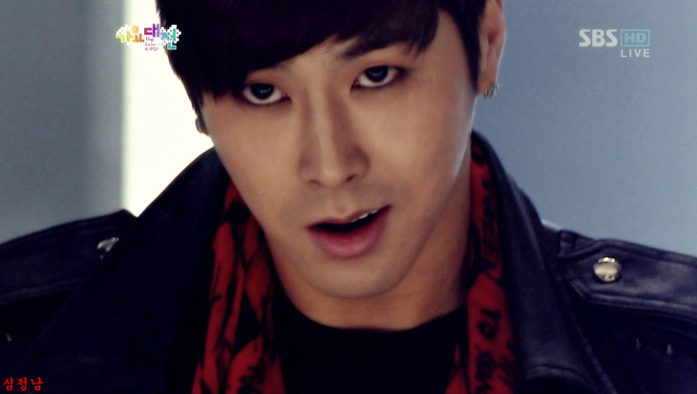 [29.12.12][Pics+Gifs] Yunho - SBS Gayo Daejun 121229_1263