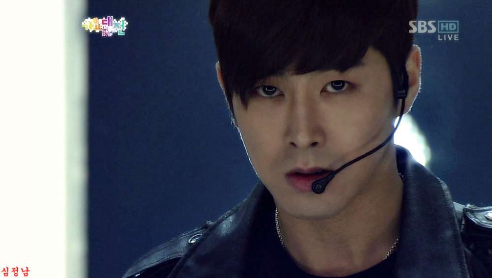 [29.12.12][Pics+Gifs] Yunho - SBS Gayo Daejun 121229_414