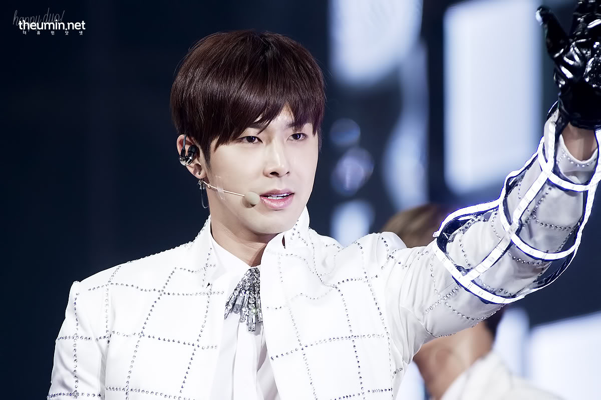 [29.12.12][Pics+Gifs] Yunho - SBS Gayo Daejun 13-7